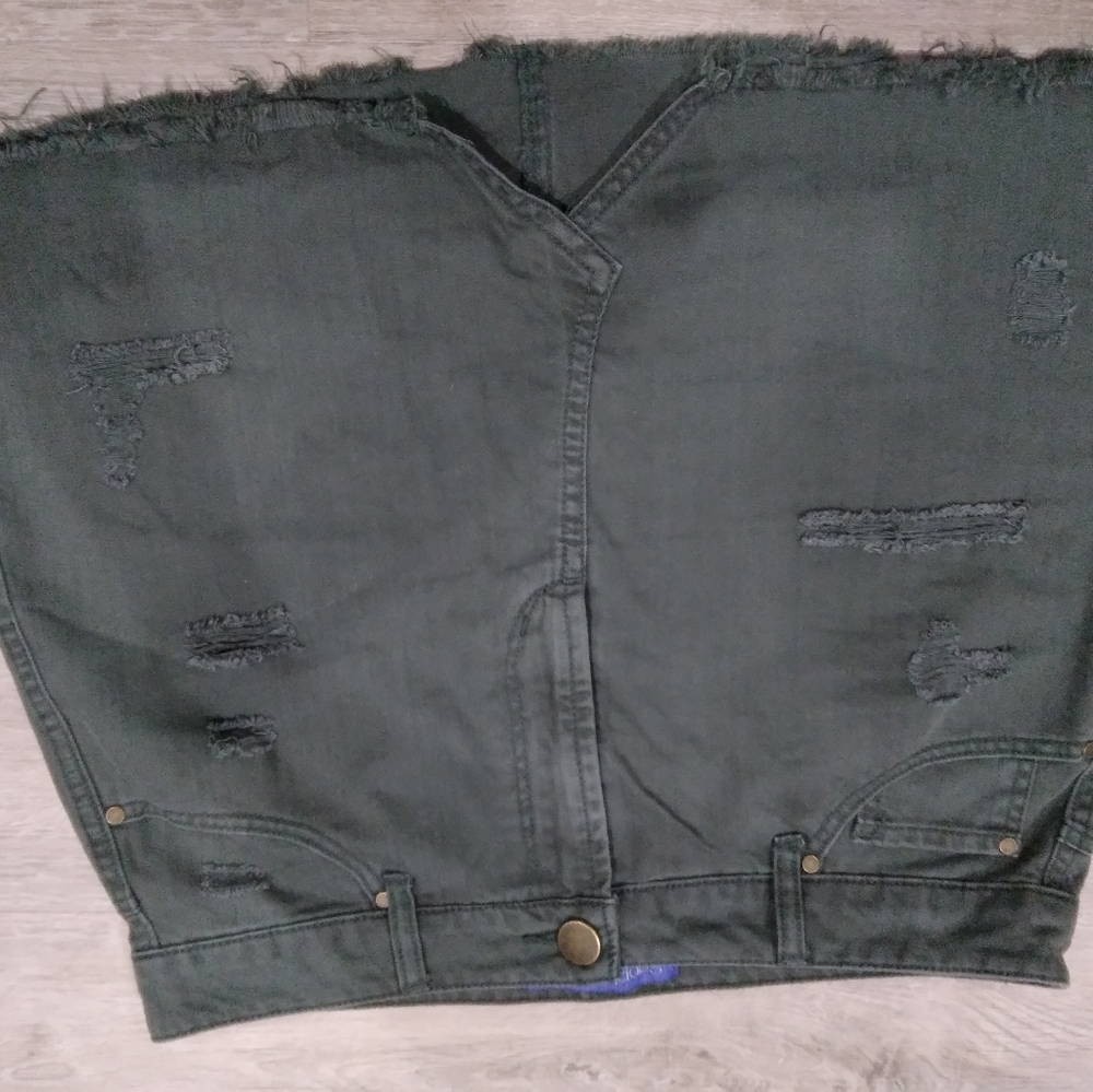 Sapphire Skirt Size 11